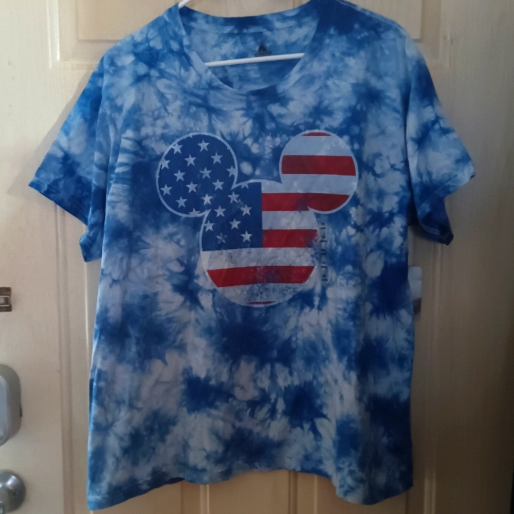 Mickey mouse patriotic t-shirt.